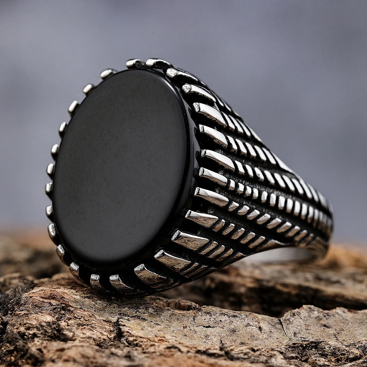 Retro Domineering Gem Ring Titanium Steel Material Without Rust High-end Fashion Retro Accessories