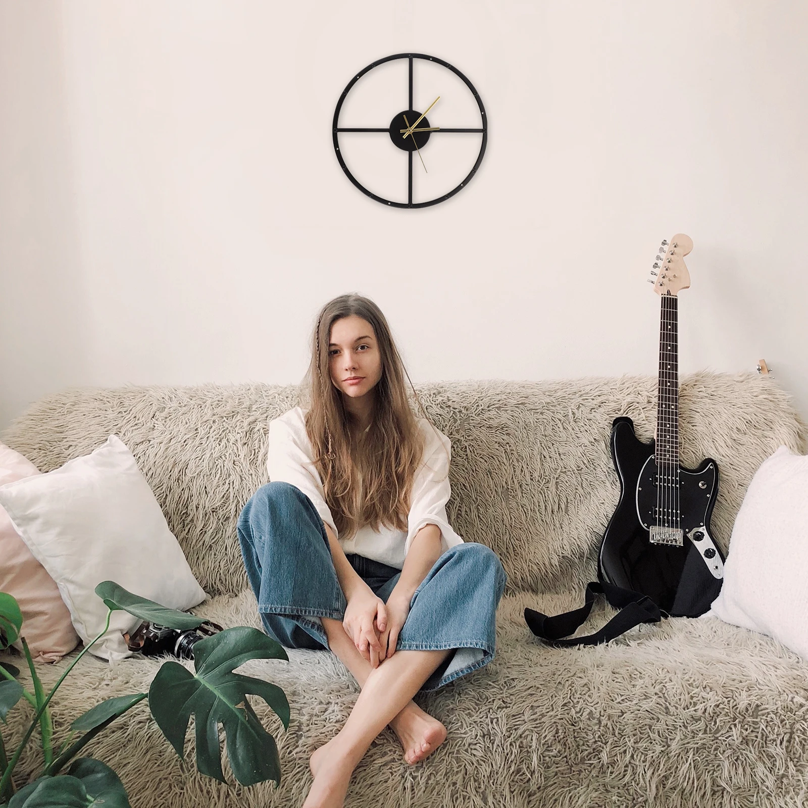 

Clock Hanging Metal Simple Wrought Iron Decor Office Simple Wall Clock Living Room Bedroom Design Modern Wall Clocks