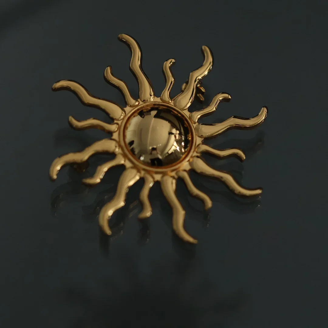 

Medieval series fashion new sun brooch