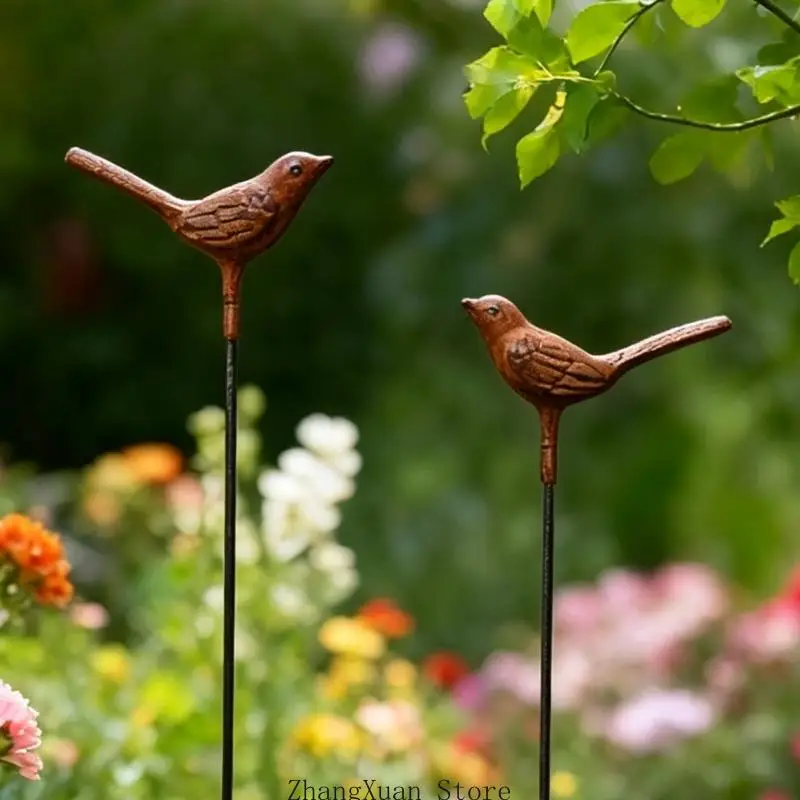 Vogel-Gartenpfähle, Set mit 2 Rasenkantenstücken aus Eisen mit gealterter brauner Oberfläche für Töpfe, Blumenreihen und – Detail 8