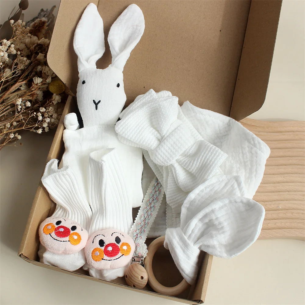 Baby Cotton Comforter Blanket Bibs Socks Headband 6Pcs Set Gifts Box Wooden Rattle Brushs Bunny Towel For Baby Shower Gift