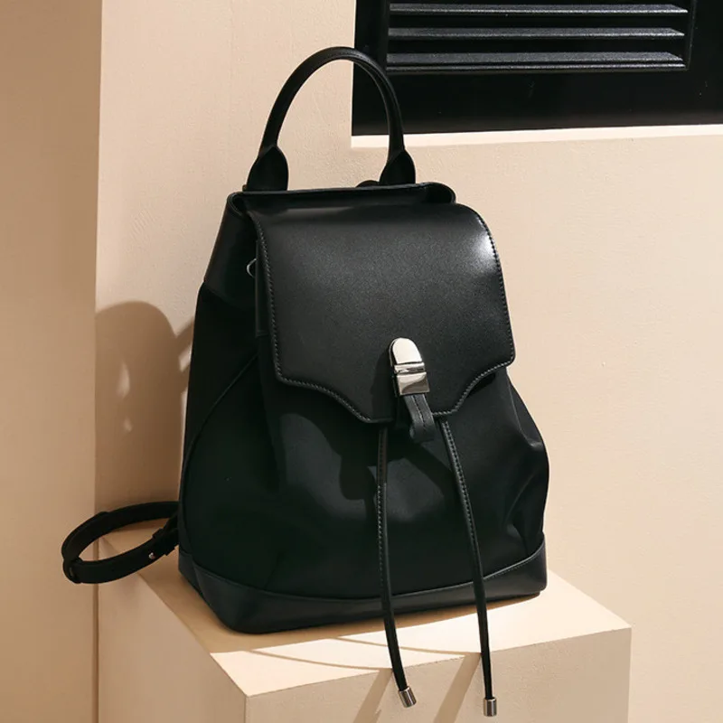 

New Niche Casual Women Feminine Backpack Large Capacity High-end Feel Leather Fabric Simple Commuting Backpack Women's Buckle