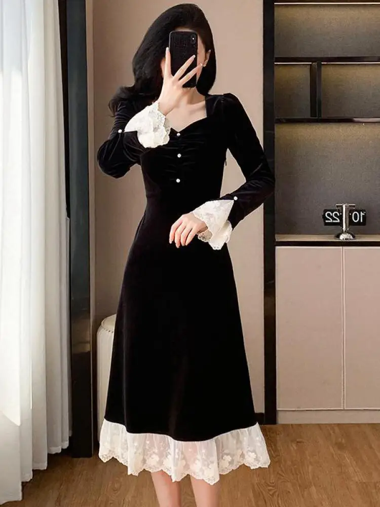 

French Autumn Winter 2024 Black Patchwork Lace Elegant Long Sleeved Velvet Dress Women Square Neck Pleated Evening Party Dresses