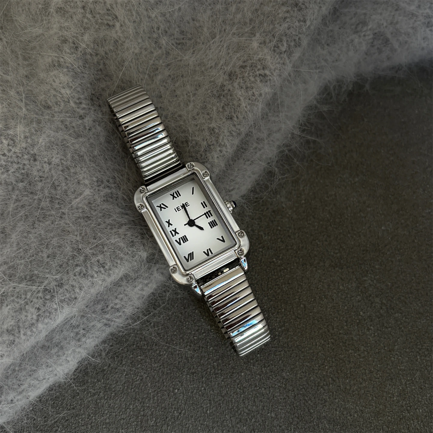 

Fashion niche ins minimalist rectangular watch women's retro Roman scale digital quartz watch