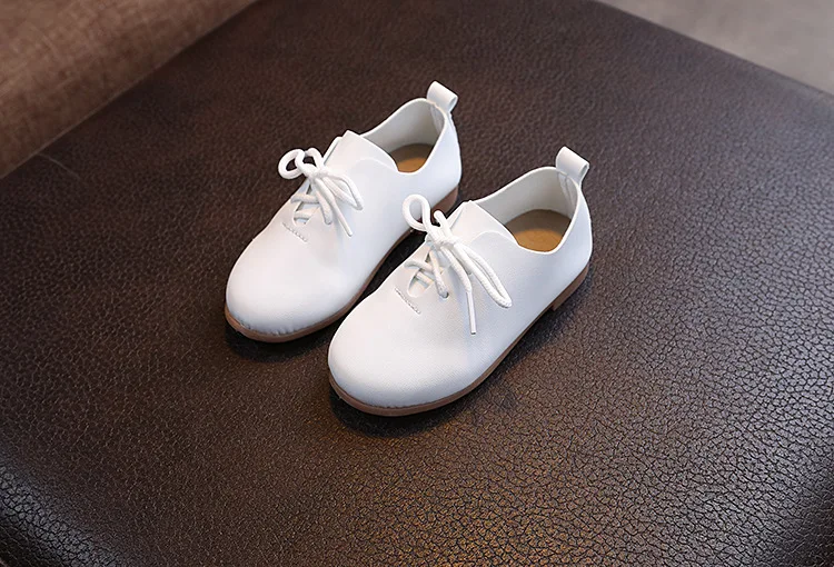 子供用カジュアルシューズ 男の子 女の子 幼児 ビッグキッズ 学校 学生 ホワイト フラット 革靴 クラシック ファッション ソフト レースアップ