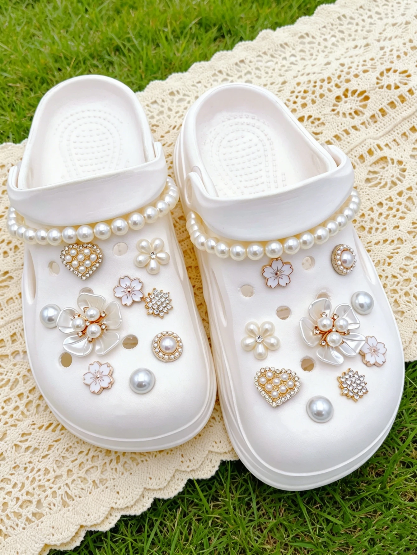 20pcs Pearl Flower Chain Rhinestone Heart ABS DIY Shoe Charms. Detachable Clog Sandal Clips. Seasonal Outdoor Decor. Great Holid