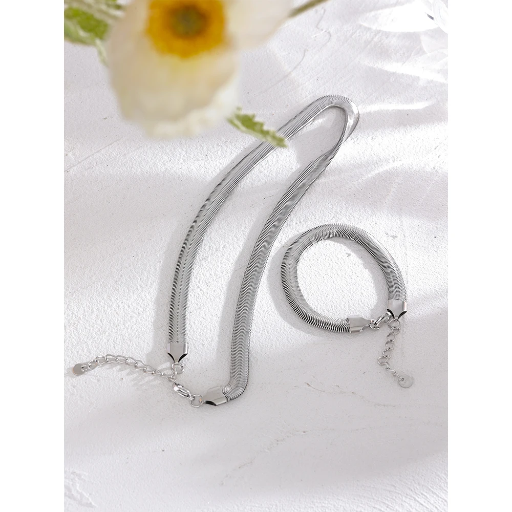 Imagen 7: Yhpup-collar de cadena de acero inoxidable para mujer, estilo Hip Hop, Metal, Color dorado, geométrico, Punk, accesorios de regalo de aniversario