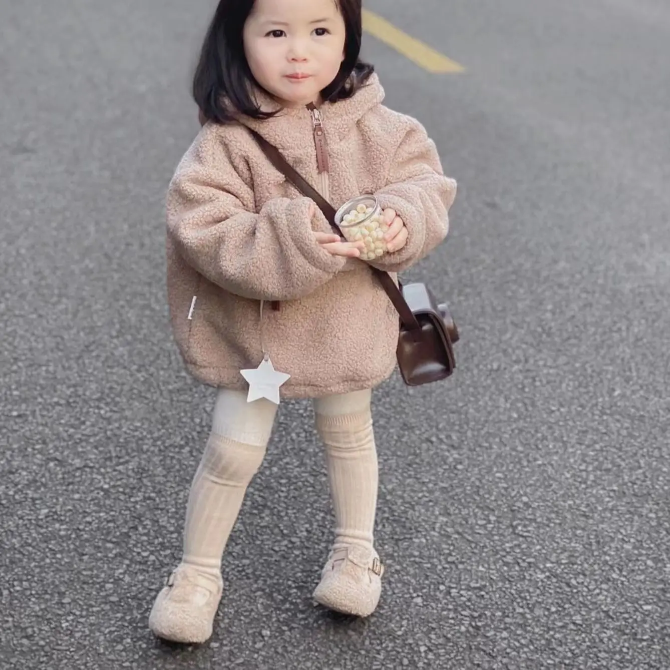 Abbigliamento coreano per bambini per ragazzi e ragazze felpa con cappuccio in Cashmere di agnello per bambini autunno e inverno peluche e Top con