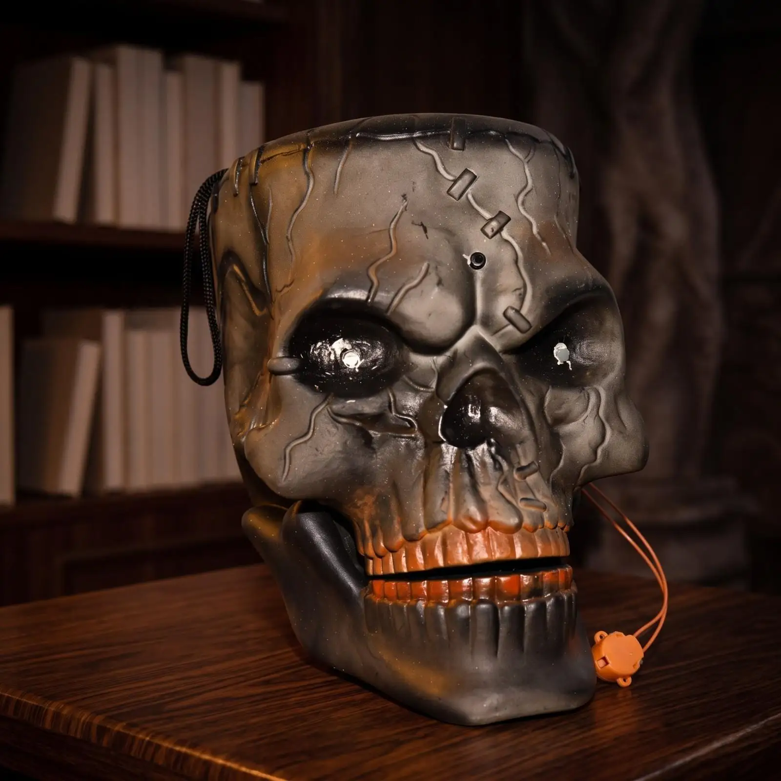 Sound Activated Skull Decoration Light Up Lamp for Halloween Party Table Eerie Cranium Plastic Prop - view 3