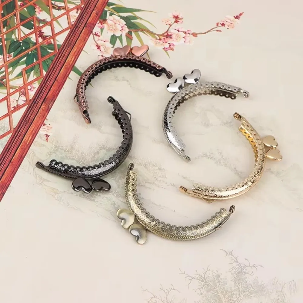 Metal Purse Frame Kiss Clasp Vintage Bag Hardware Purse Clasp Frame Embossed Metal Bags Handle DIY Handmade Bag Clasps