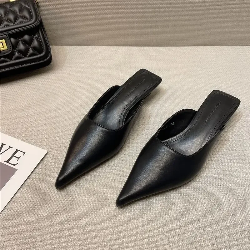 New Low Heel Slippers Summer Close Toe Outdoor Mules Casual Pumps Street Style Sandal Slip On Half Slippers Loafers
