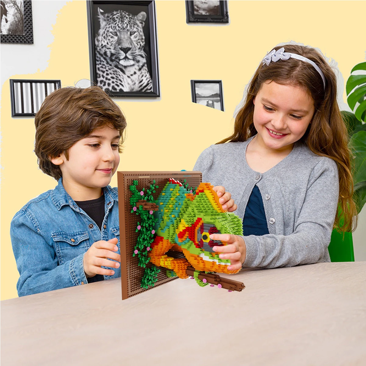 

Large Quantity, High Difficulty, Creative Building Block Wall Art, Animal Lizard, Chameleon 3D DIY Building Block Wall Art, Adult Collectible Toy, Desktop Background Wall Building Block Wall Art Decoration, Birthday Gift, New Year Gift, Easter Gift, Ramad