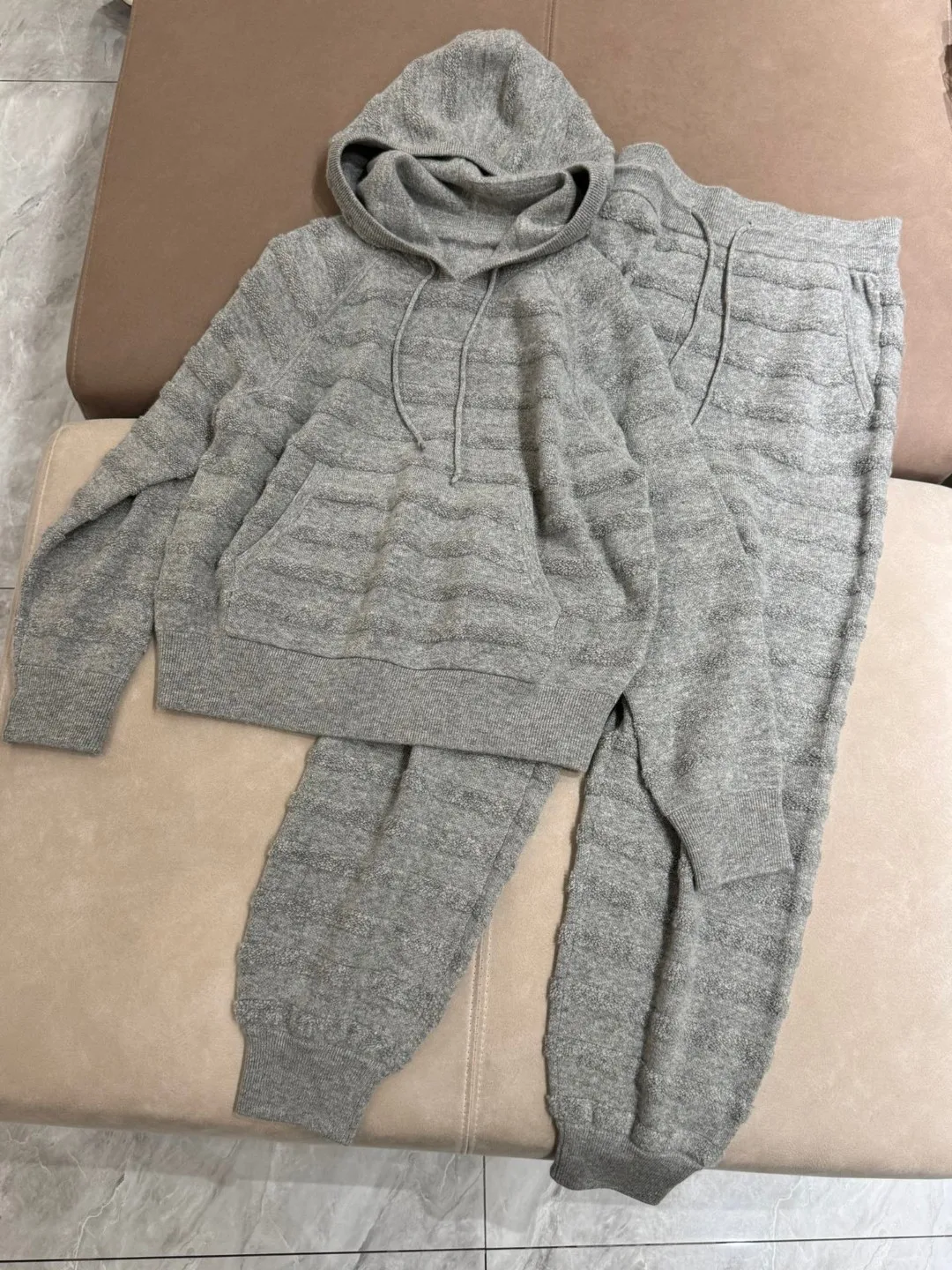 Women\'s Striped Cashmere Knitted Suit Autumn Winter Long Sleeve Hooded Sweater and Elastic Waist Long Pants