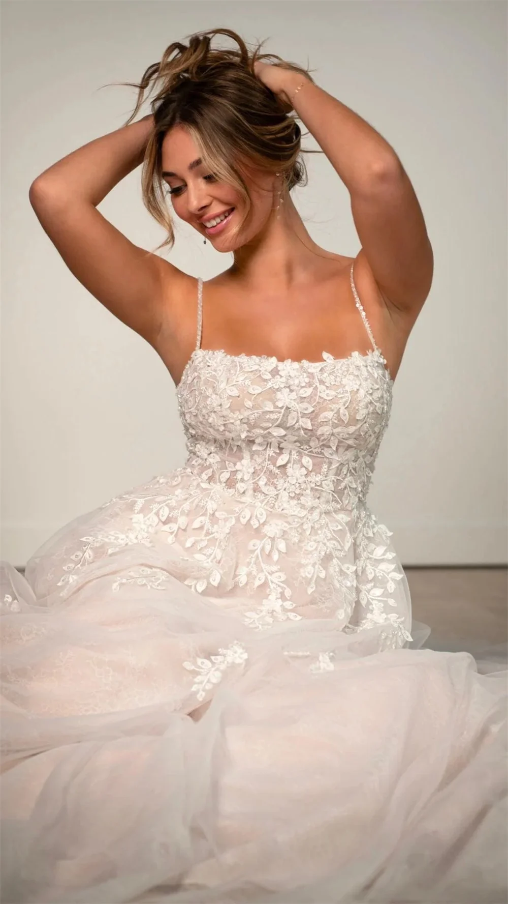 Tokyo Customized White Spaghetti Strap Wedding Dresses Sleeveless Back Zip A-Line Bridal Gown Tulle Court Train Wedding Gown