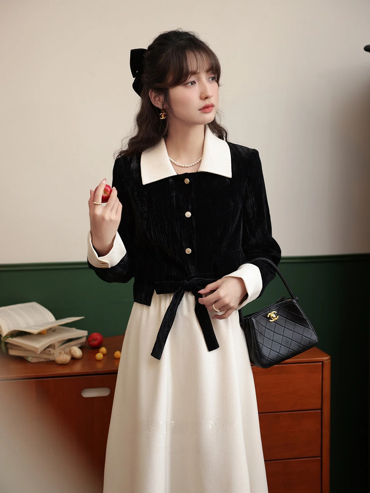 

Velvet Tweed Sle Women's Jaet Set Luxury Feel Commute Sle Long Sve Collar Button Detail Bubble Sve Tops