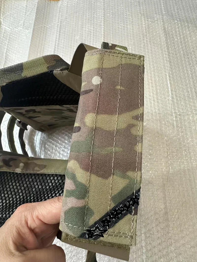 Bild 6: Outdoor Sports JPC2.0 Weste + MOLLE-Seitenteil