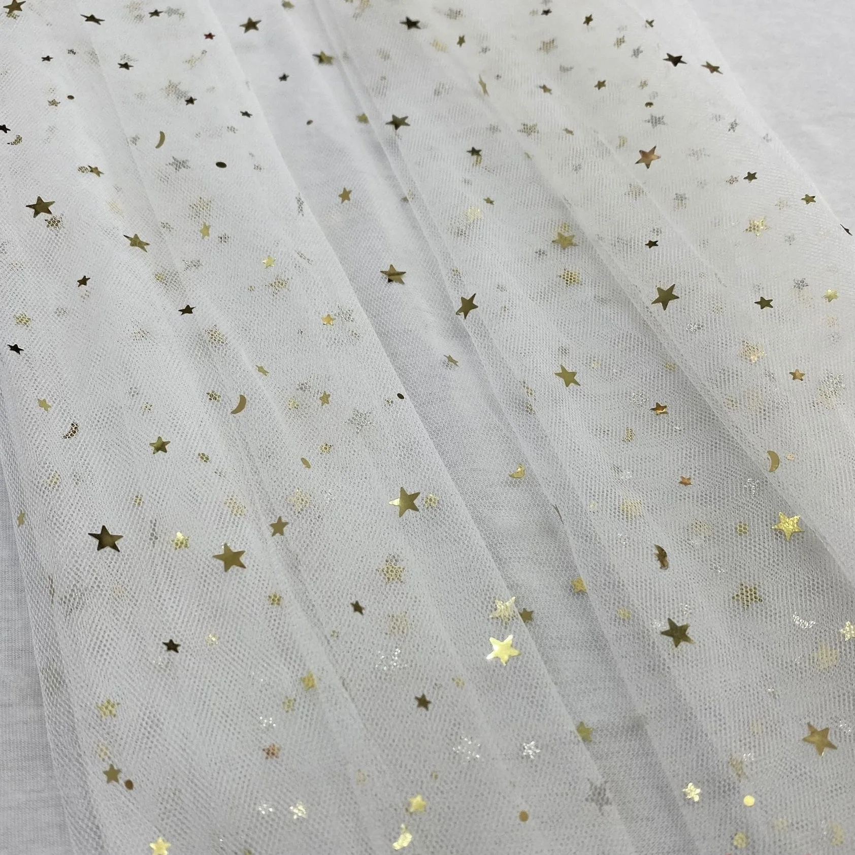 

5 ярдов ткани из сетки-фатина с золотыми пайетками в виде звезд и лун, черно-бело-красная, для юбок-пачек, свадебных украшений, поделок своими руками