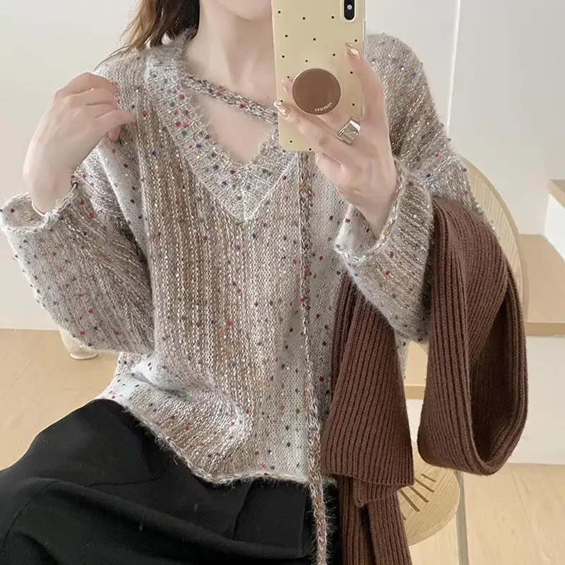 2024 Wave Point Hollow Gentle Hairy V-neck Knitted Top for Women Autumn and Winter Beautiful Loose Aging Reduction Short Sweater