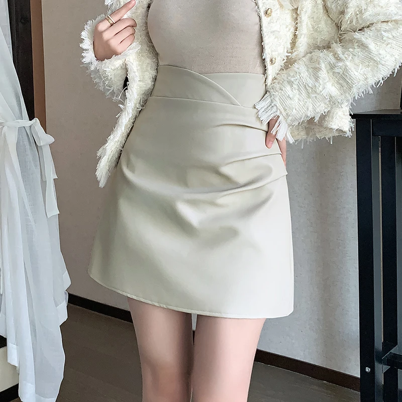 레트로 PU 가죽 미니 스커트 여성 가을 겨울 고품질 하이웨이스트 폴드 스커트 우아한 오피스룩 블랙 지퍼 팔다 2025