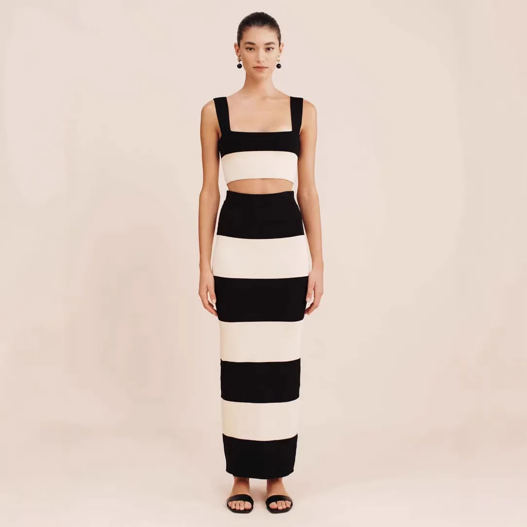 2026 New Fashionable Women's Outfit: Black And White Strapless. Strip Contrast Color Knit Long Skirt Set Evening Addresses Out
