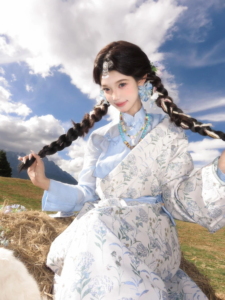 

Ethnic Tibetan Costume Photography Young Girl Travel Shoot Lijiang Tibetan Robe New Style Yunnan Dali Ethnic Fashion