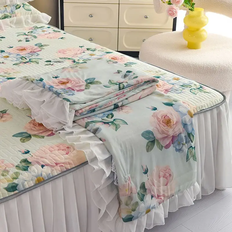 

LaTeX Ice Silk Quilt Four- Bed Skirt Summer Washable Single Double Air Conditioner Soft Mat Three-Piece Set