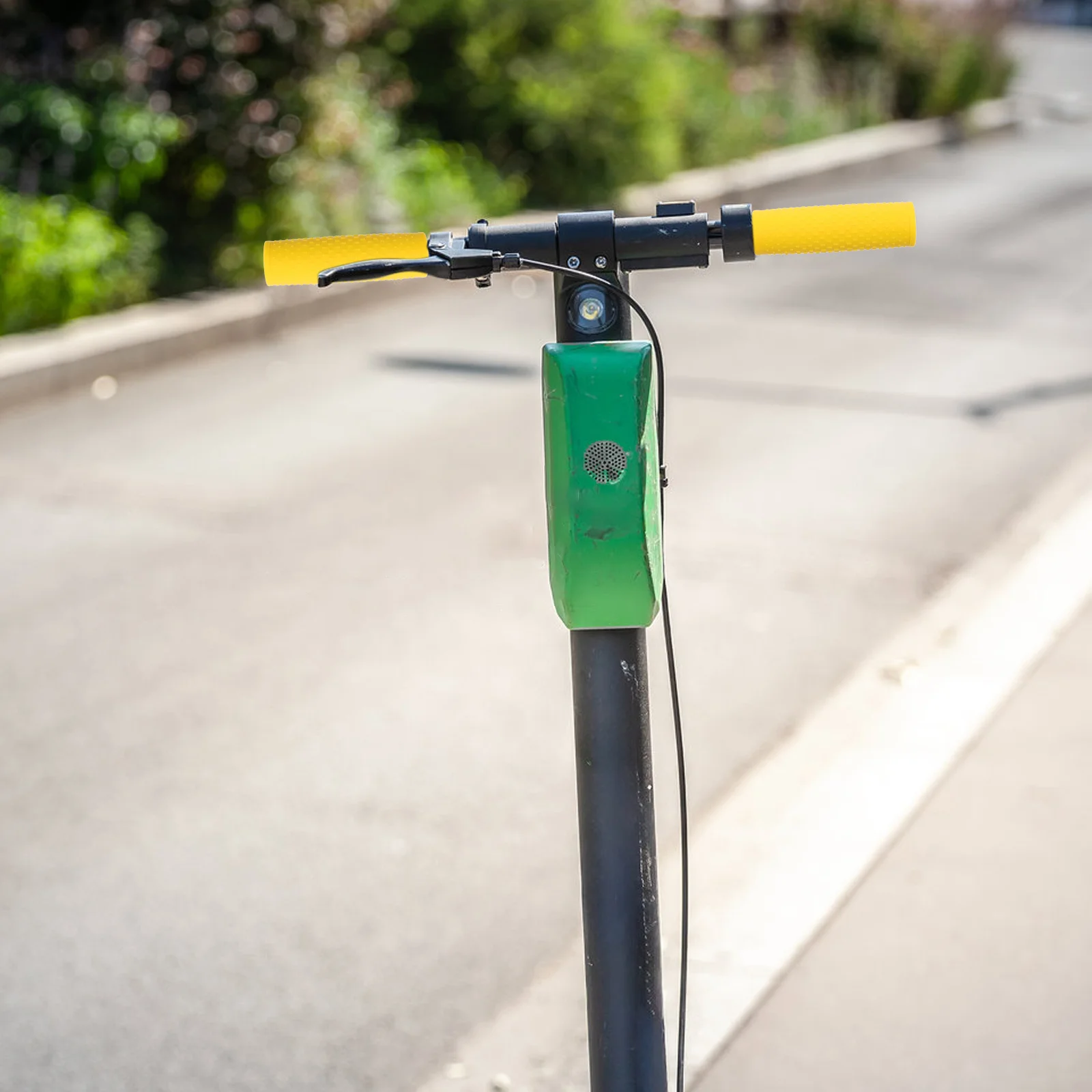 

2Pcs Electric Scooter Handlebar Grips Rubber Non Slip Covers Comfortable Shock Absorbing Grip Replacement Accessory