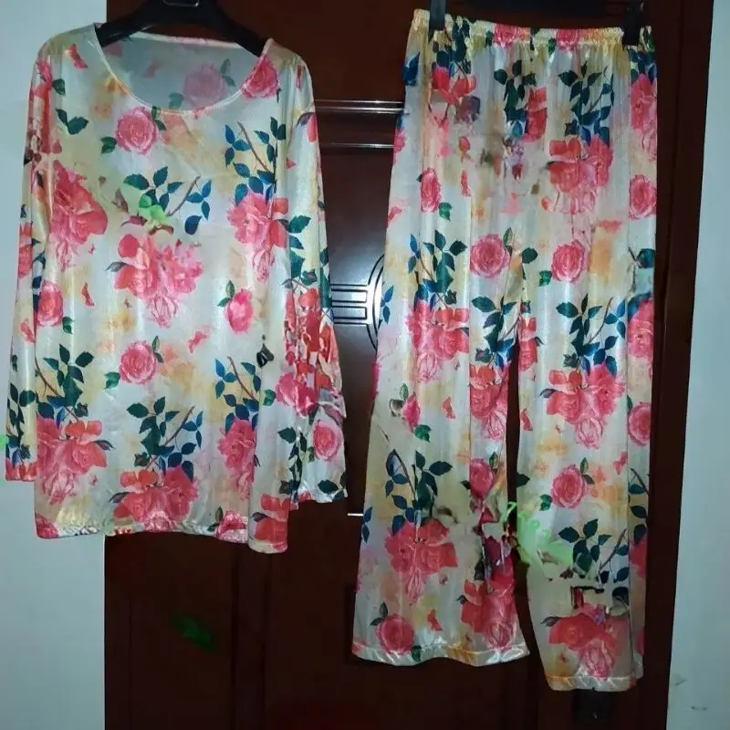 

Мужская сексуальная глянцевая пижама из ледяного шелка с цветочным принтом, комплект из 2 предметов, женский шелковистый на ощупь с длинным рукавом, мягкие свободные спортивные верхние брюки больших размеров для пар