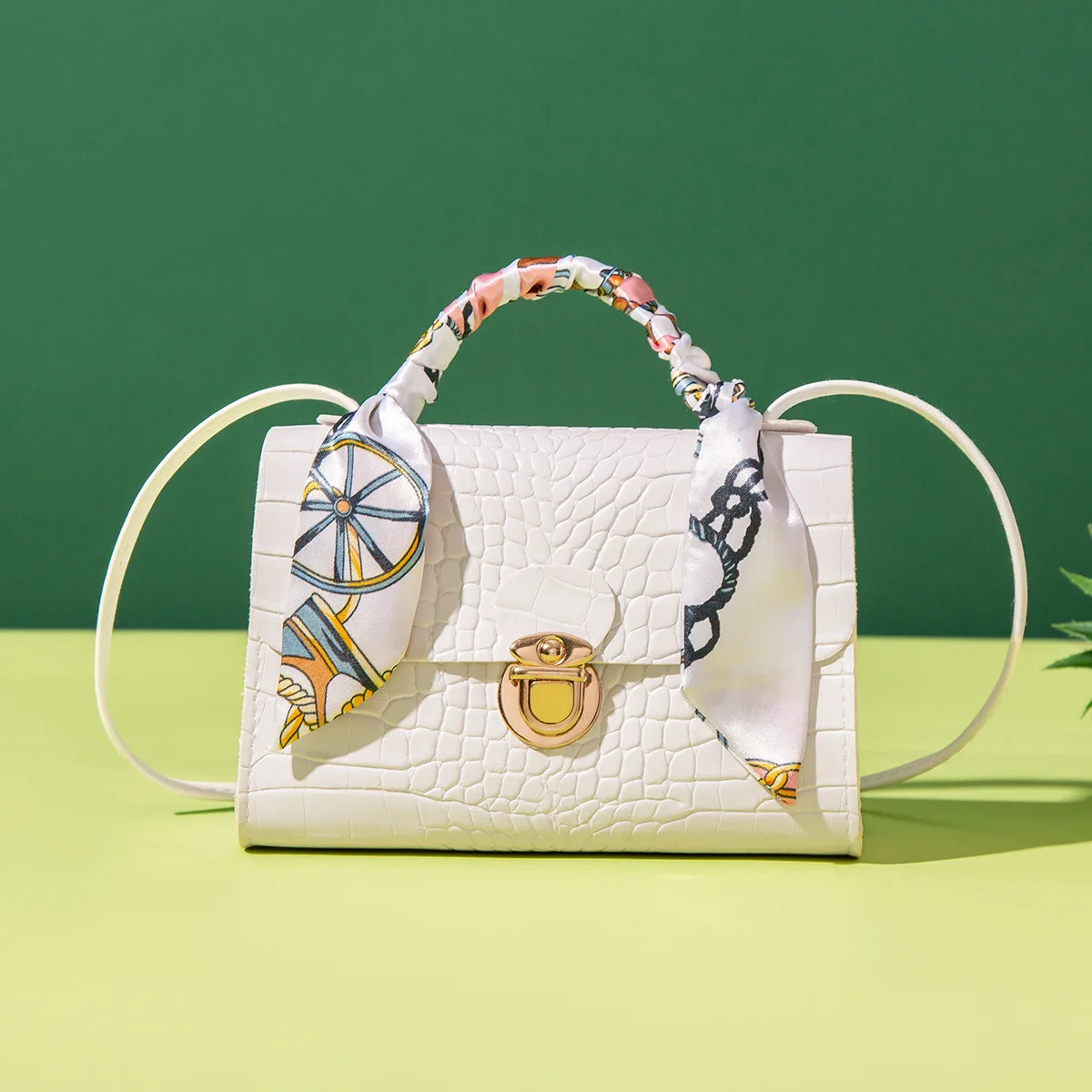 Bolso de mano cuadrado con flores para mujer, bolsa cruzada fresca y dulce, Material de PU, espacioso, estético, novedad de 2024