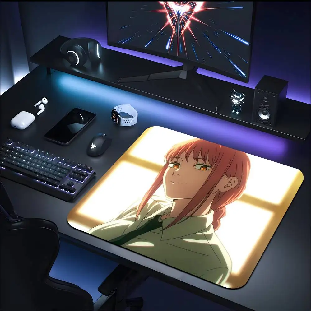 อะนิเมะ Chainsaw Man Makima แผ่นรองเมาส์ขนาดเล็กแผ่นรองคีย์บอร์ดแล็ปท็อปเบาะรองนั่งแผ่นรองโต๊ะกันลื่น
