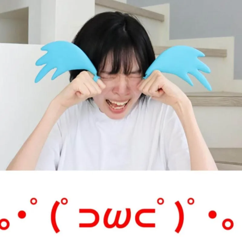 涙を流す指輪のプリント。面白い、奇抜なデザイン。写真撮影用小道具、抽象的なクリエイティブなデザイン。ハロウィーンのプレゼントや、いたずらグッズに最適。