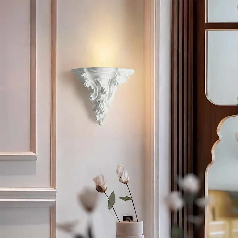 French Style Plaster Wall Lamp Luxury Carved Design Retro Art Light for Bedroom Bedside Aisle Decor Creative Cream Tone