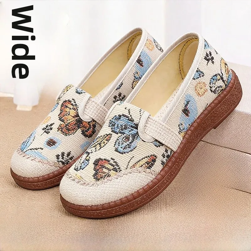 Beijing Ladies Flat Bottom Casual Breathable Anti-slip Soft Bottom Single Shoes Traditional Cloth Shoes for Middle-aged And E...