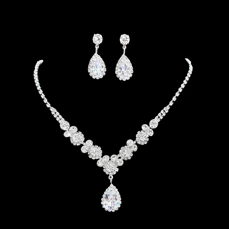 

European and American Light Luxury Flower Women's Necklace Earrings 2-piece Set Bridal Wedding Festival Gift