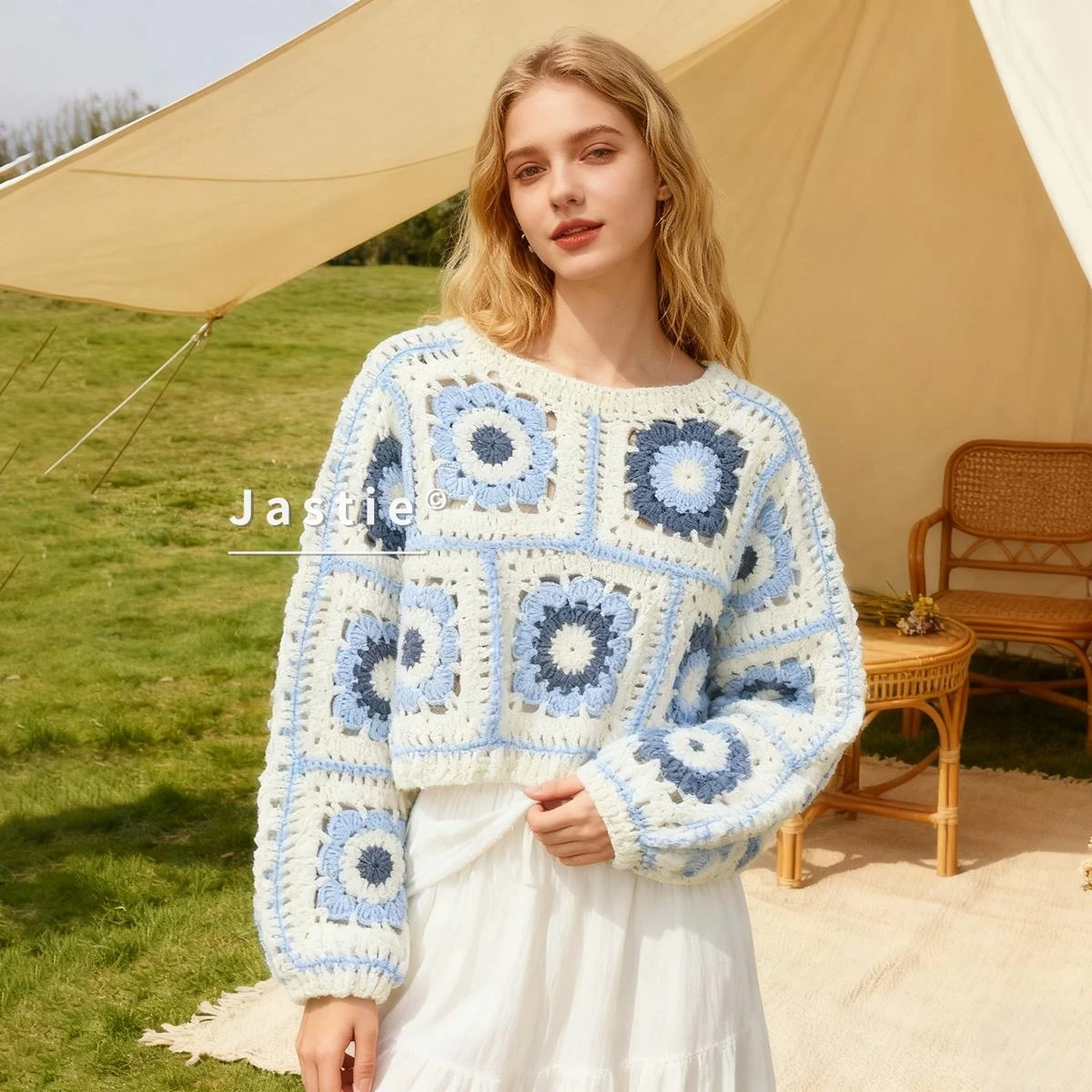 

2025 Holiday Boho Three-Dimensional Flower Women's Sweater Hand-Crochet Knit Loose Autumn Short Long Sleeve Knitted Sweater Top