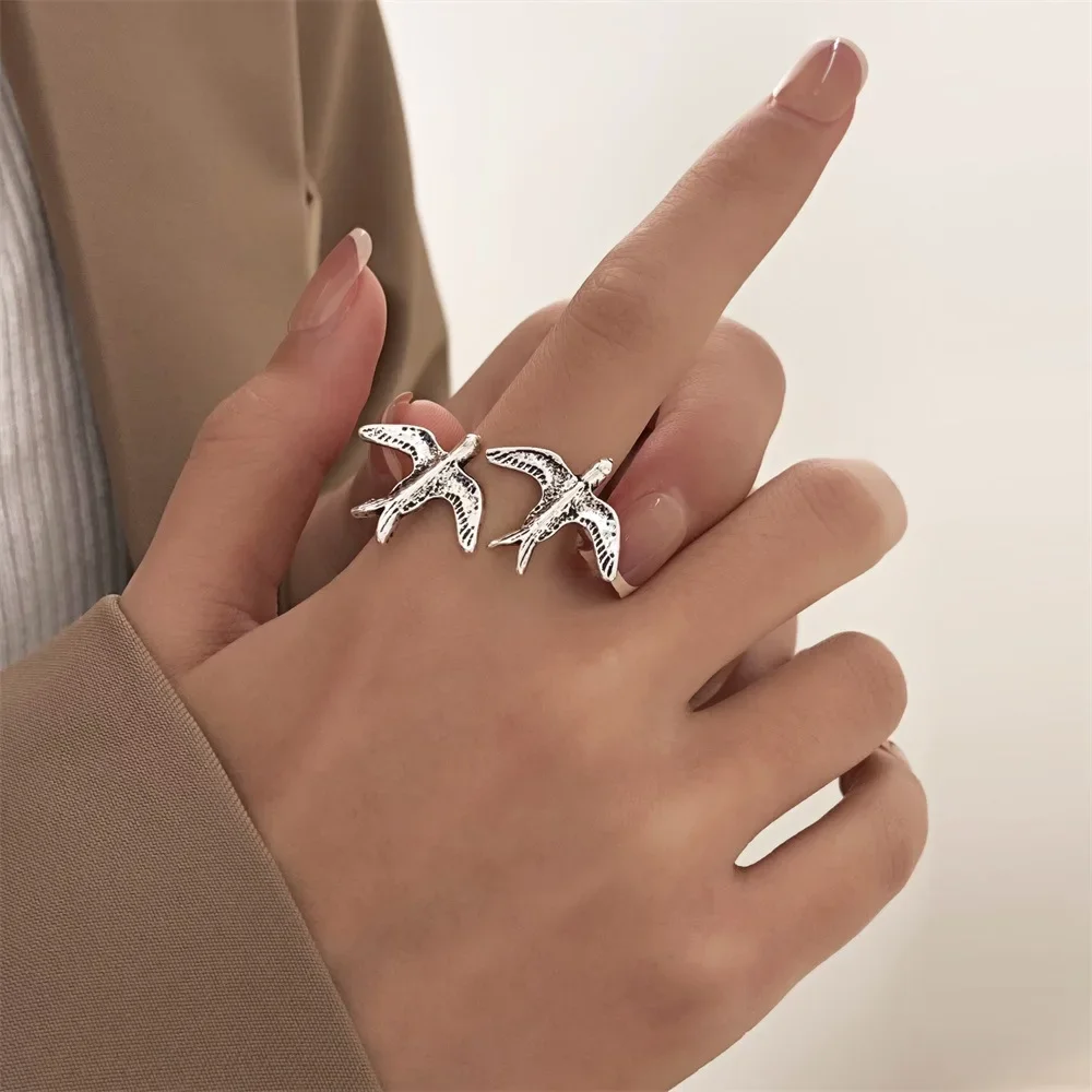 Fashion Personality Flying Swallow Bird Rings in Antique Silver Color Women Rings Creative Animals Design Ring