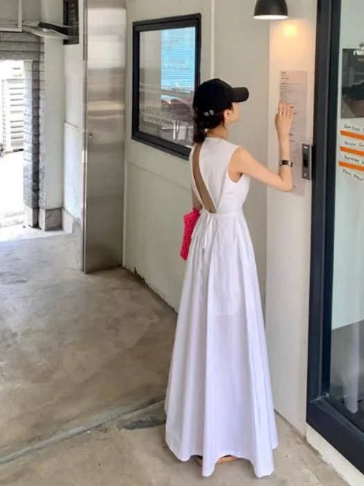 우아한 A라인 드레스 한국 스타일 여름 신상 화이트 드레스 백리스 드레스 하이웨이스트 출퇴근 스타일 미디 스커트