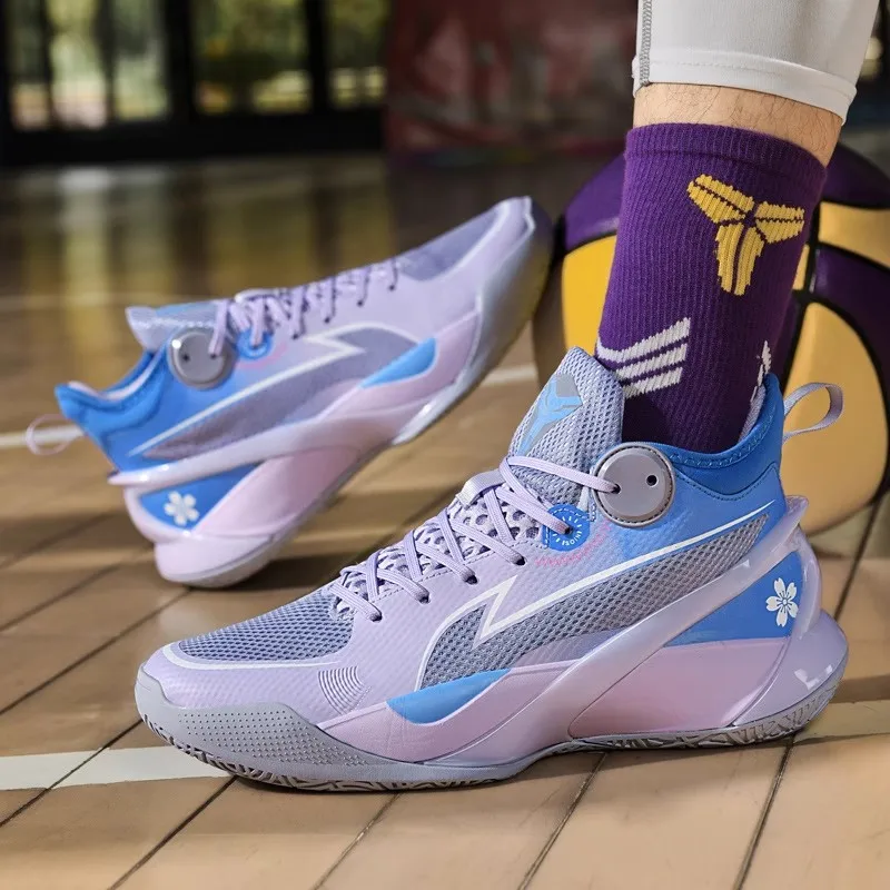 Women's basketball shoes are suitable for couples, young people, and students. They are practical, lightweight, and defensive.
