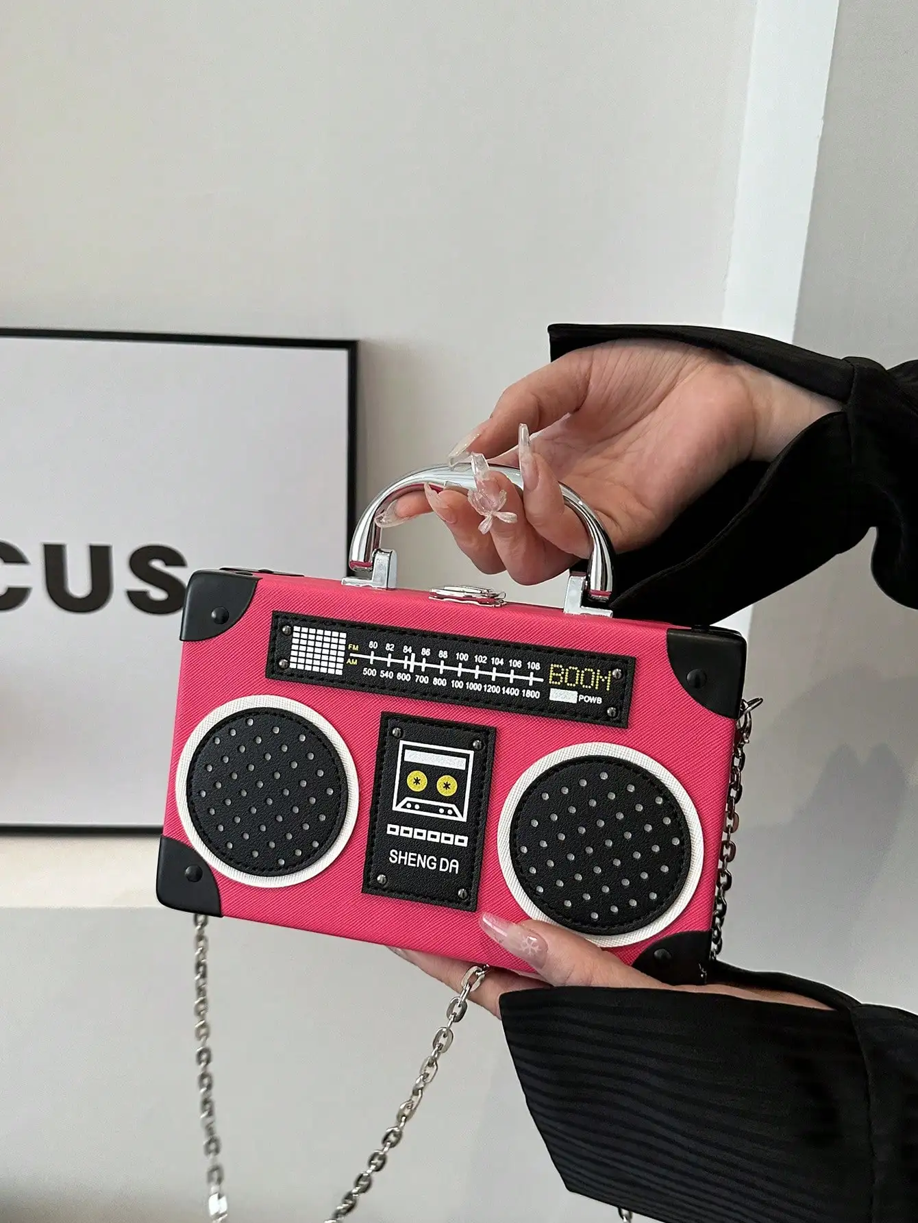1pc New Arrival Radio Shaped Handbag, Party Stylish Music Element Box Design, Metal Chain Crossbody Bag, Interesting Gift, Street Fashion Personalized Speaker Style Cute Small Bag, Suitable For Women, Home Storage Box , Kawaii