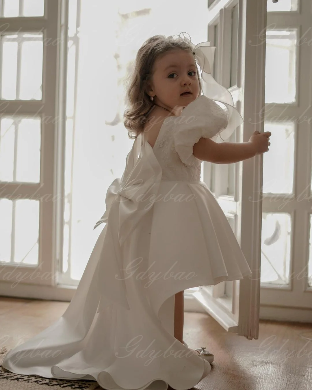 Adorável cetim manga curta branco inchado com arco vestido da menina de flor para o casamento crianças festa aniversário primeira comunhão vestidos baile