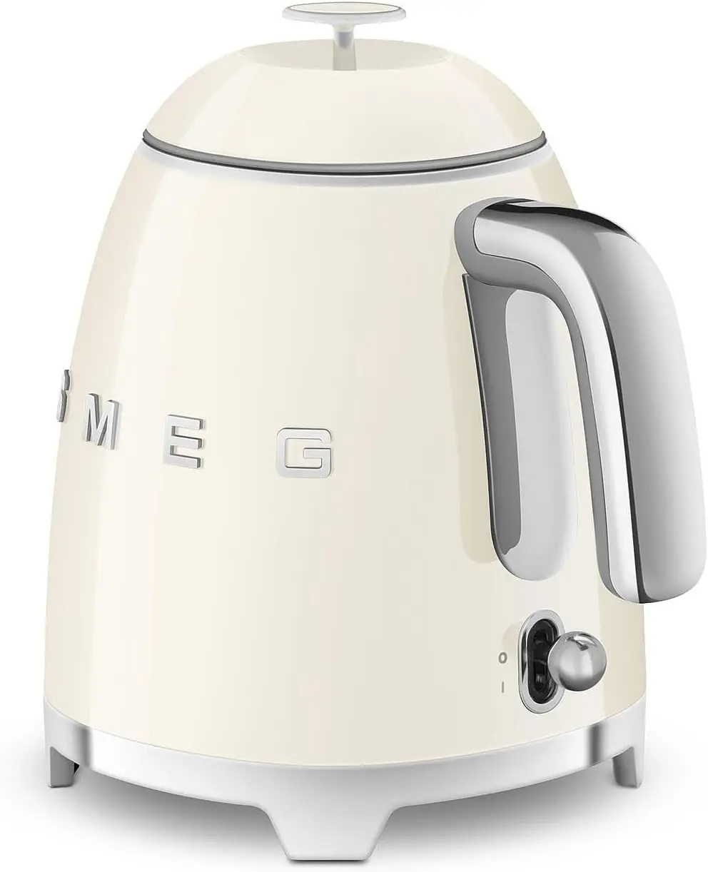 غلاية كهربائية SMEG Mini 50's Retro Style 3 أكواب مع قاعدة مزدوجة مضادة للانزلاق ومؤشر مستوى الماء (كريمي)