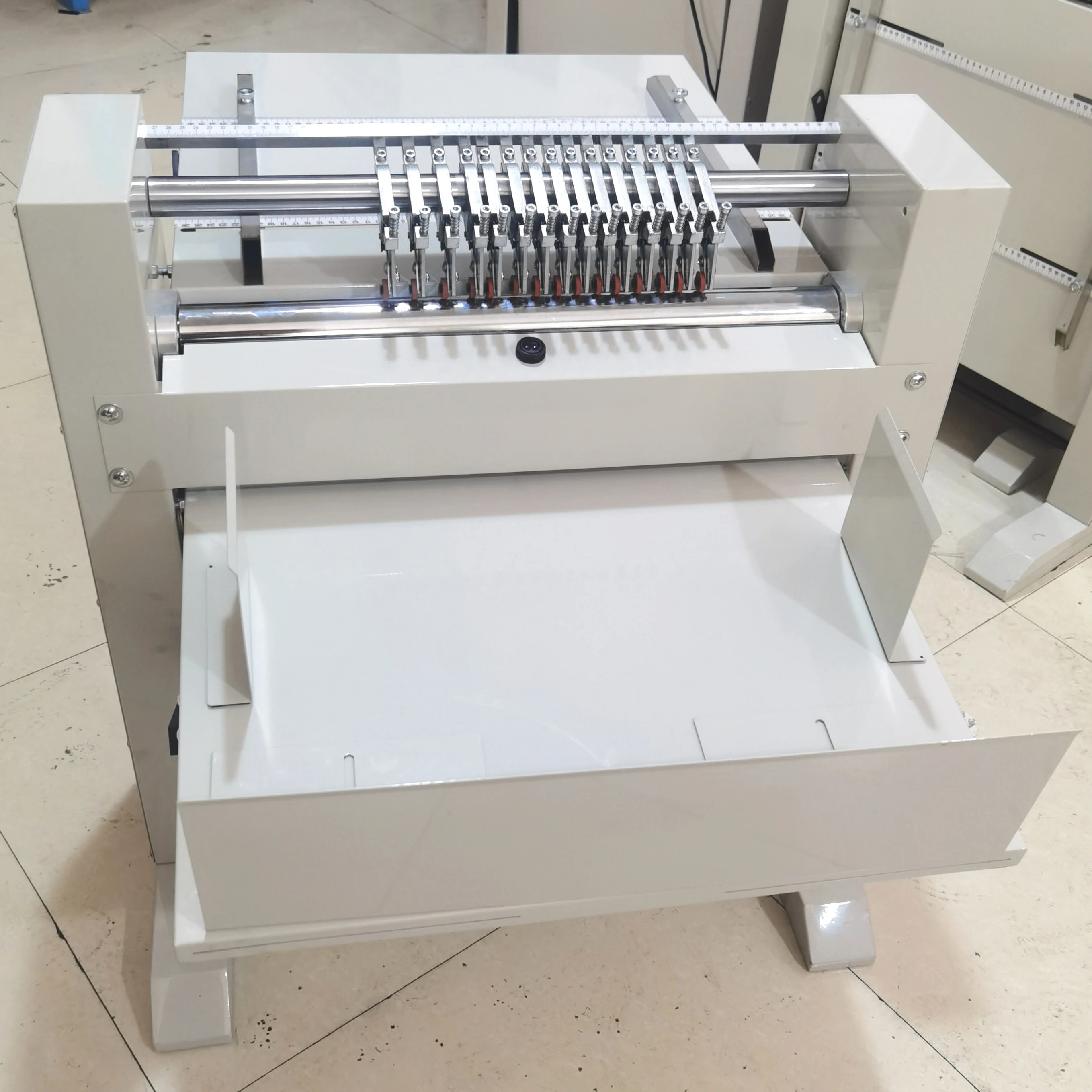 

WD-520F Electric A3 Size Label Sticker Half Cutting Machine With Tungsten Steel Straight Blades