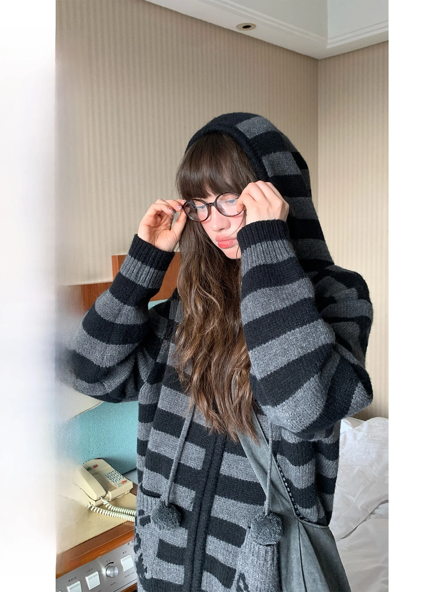 

Мягкий уютный вязаный кардиган в корейском стиле, свободного кроя, в полоску, с молнией, для повседневной носки, зимний, женский