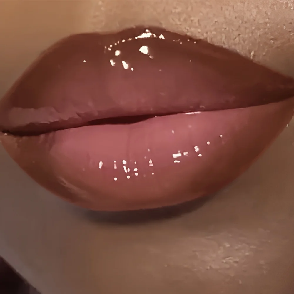 ชุดแต่งหน้าสำหรับริมฝีปาก 3 ชิ้น: ลิปกลอสเนื้อชิมเมอร์ + ลิปออยบำรุงริมฝีปาก + ดินสอเขียนขอบปาก, ไม่เหนียวเหนอะหนะและให้ความเงางามสูง