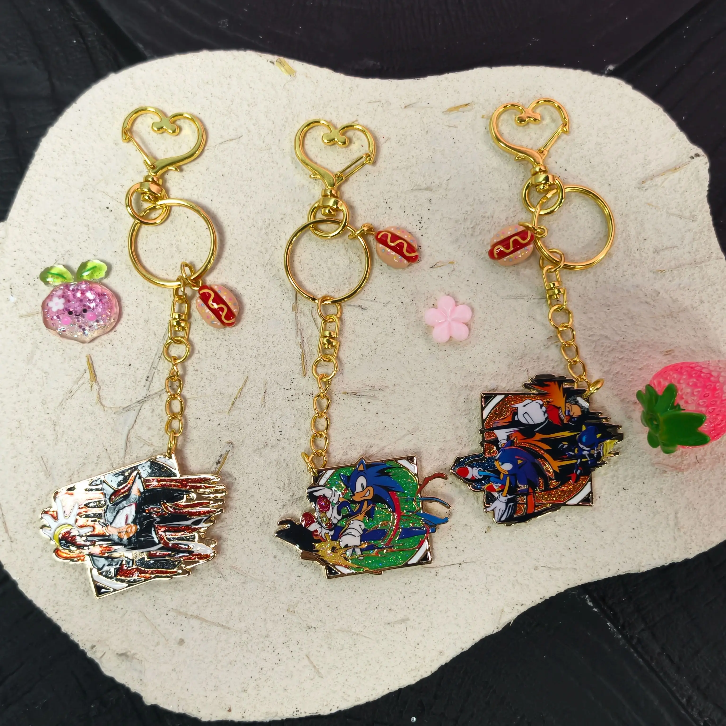 Sonic Cartoon Hedgehog Glitter Metal Bag Charm, Heart Clasp Subculture Anime Figure Backpack Decor Doll Keychain - view 5