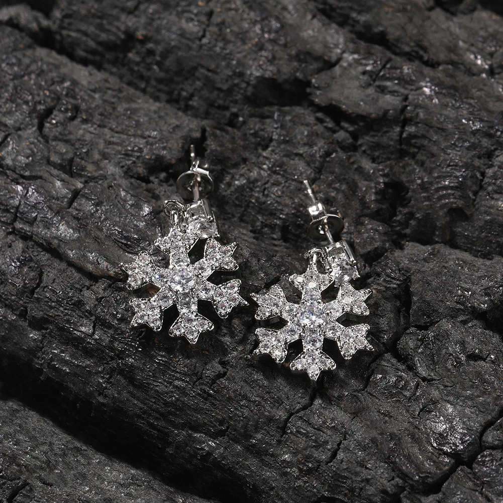 

Christmas Snowflake Mirco Pave Bling Iced Out Cubic Zircon Prong Setting Brass Earrings Fashion Hip Hop Jewelry BE050