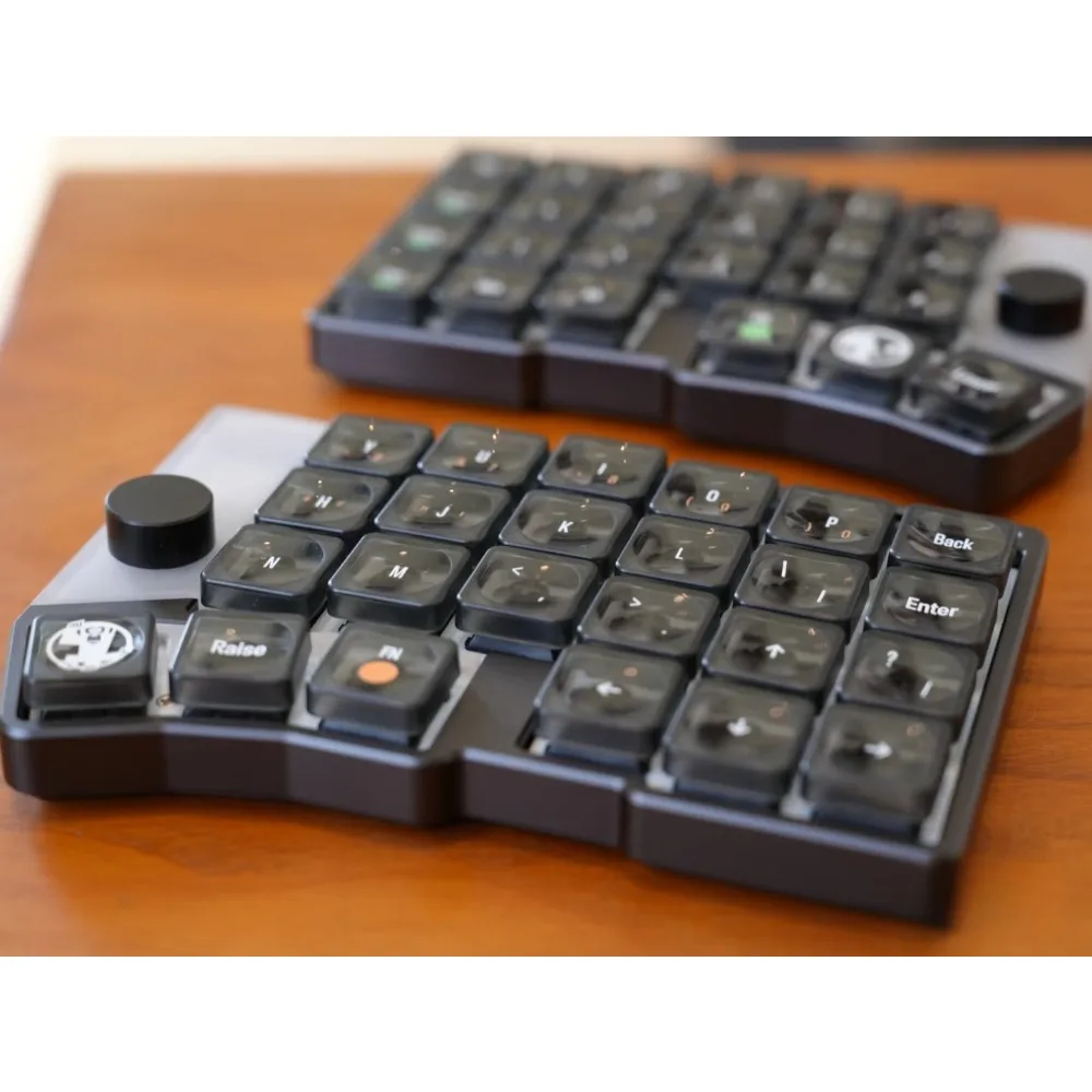 Tenting Cornix Wireless Split Keyboard in Line Wired Bluetooth Dual Mode Keyboard Kit Aluminium Kailh Choc V2 FR4 Vial  Game