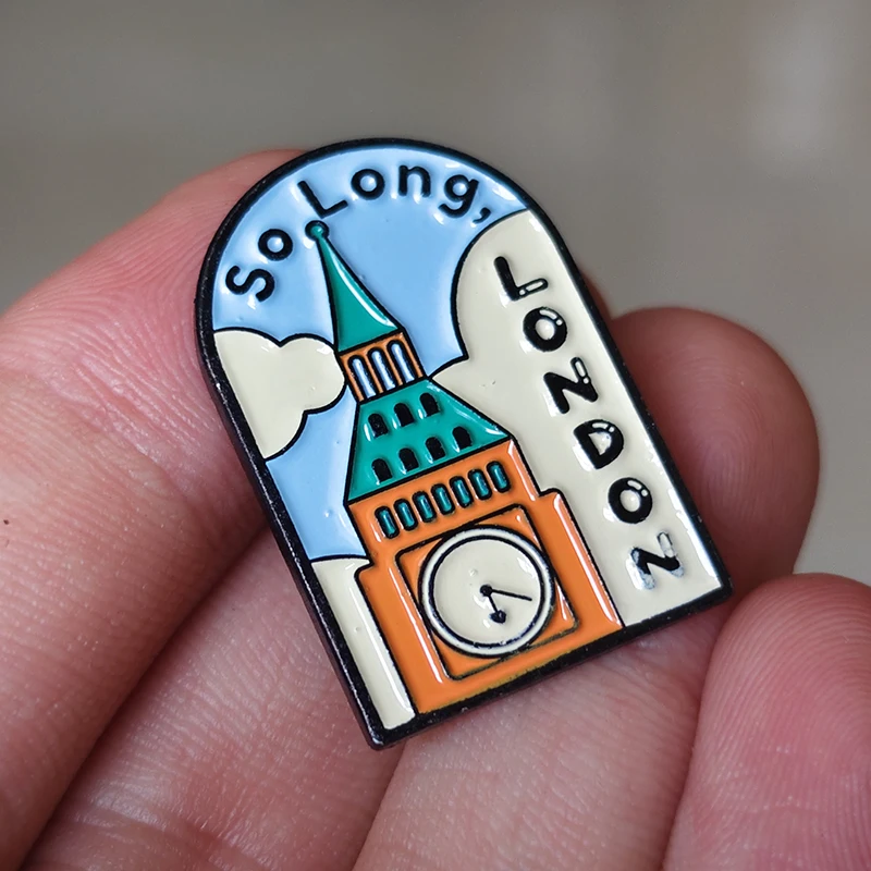 British metal badges, London Castle clock logo, enamel brooches, clothes, backpacks, jackets, decorative pins