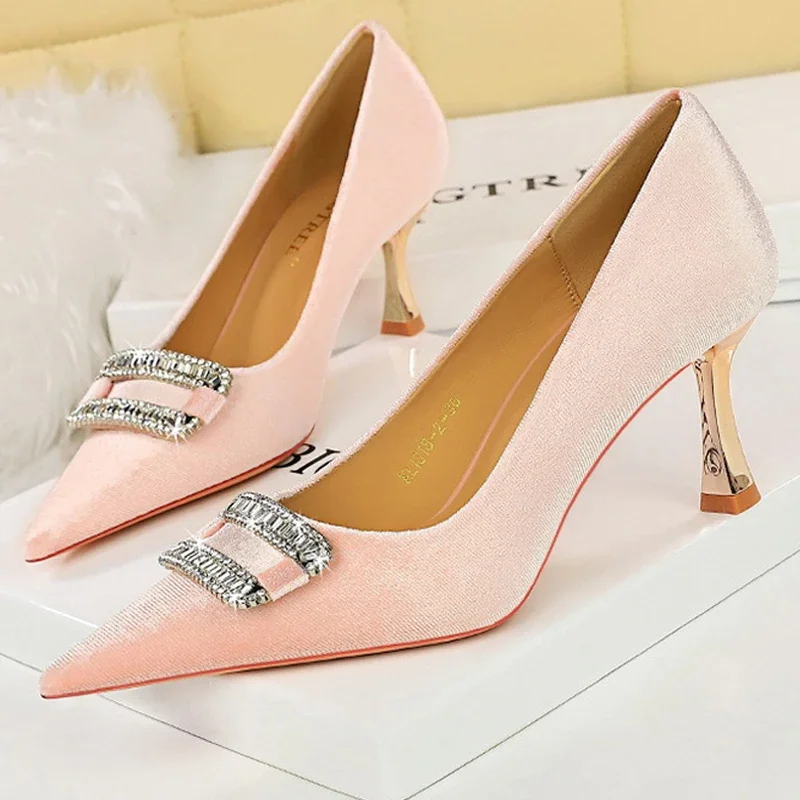 Kobiety 7cm Wysokie obcasy Sexy Rhinestone Buckle Pointed Toe Party Low Heels Pumps Lady Velvet Wedding Evening Bling Crystal Shoes