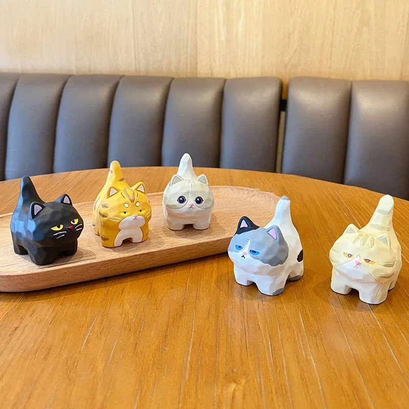 1pcs Resin Small Cat Ornament Colorful Mini Imitation Wood Carving Meow Family Kitten Figurines Cute Crafts Desktop Decor Gifts